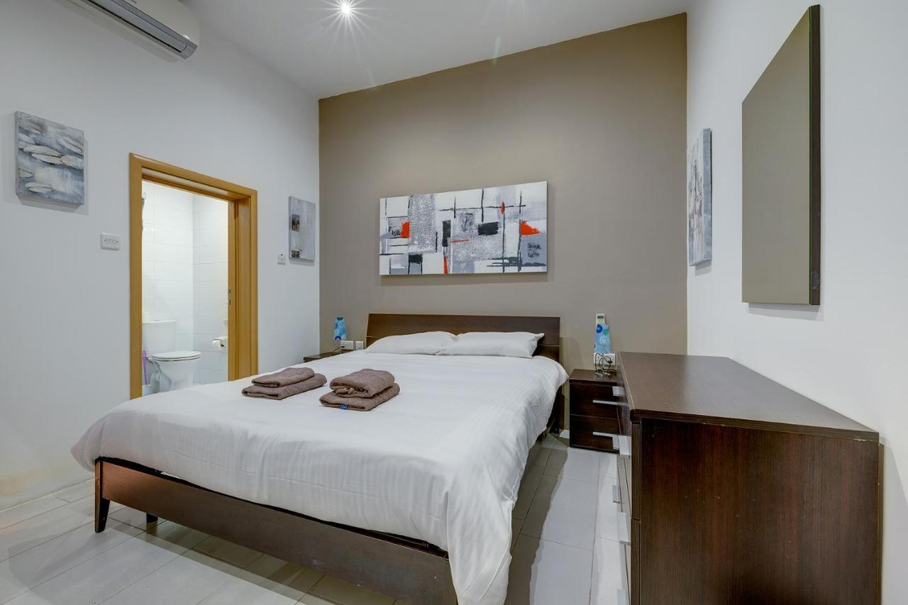Modern 1Br Maisonette Steps From The Promenade Sliema Esterno foto
