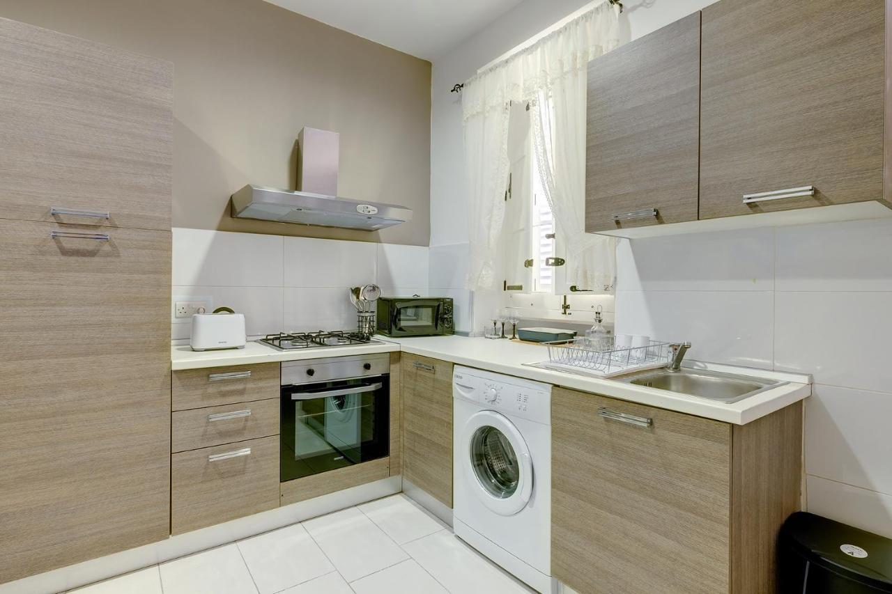 Modern 1Br Maisonette Steps From The Promenade Sliema Esterno foto